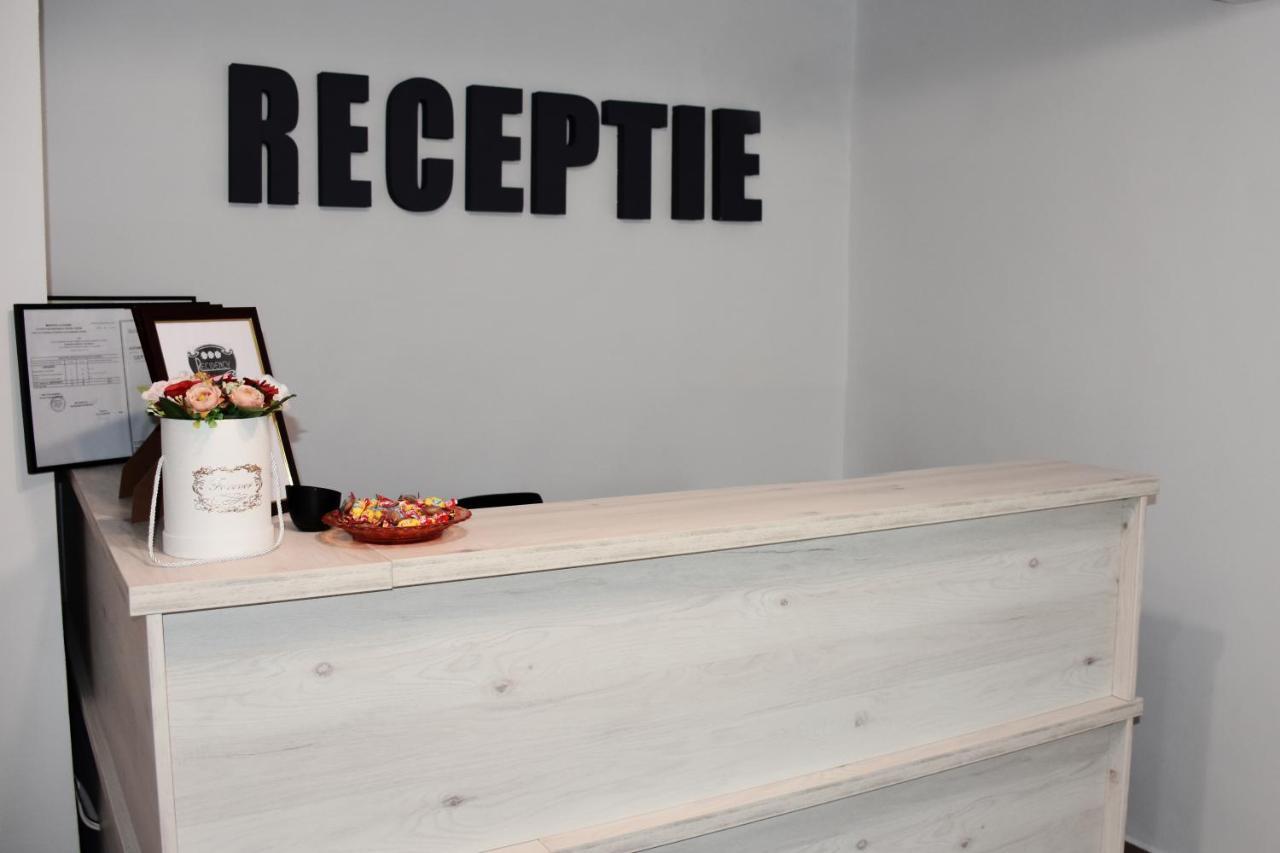 Pension Recidency Oradea Extérieur photo